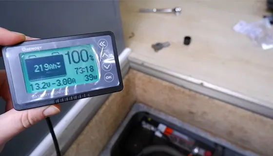 RV battery monitor system