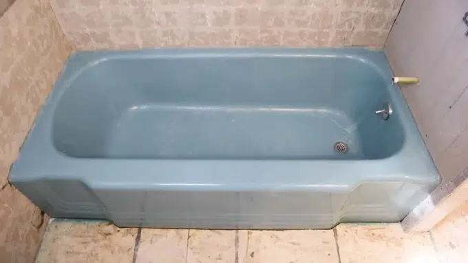 Can You Paint an RV Bathtub