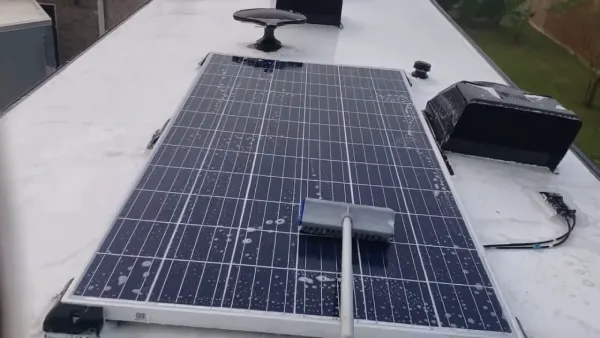 Available Cleaning Methods for RV Roof Solar Panels