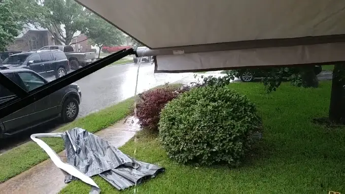 Can You Leave RV Awning Out In Rain