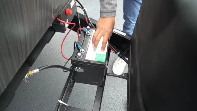 Can You Trickle Charge RV Battery While it is Connected