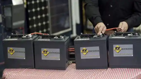 Differences Between Solar Generator VS 6V RV Battery