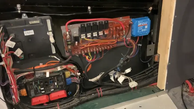 Does RV Chassis Battery Charge When Plugged In | Easy Answer