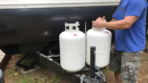 Can I use a 20 lb RV propane tank on an RV