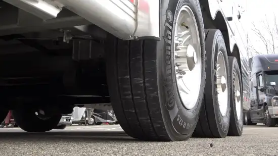 What to Consider When Driving a Dual Axle Trailer With Three Tires
