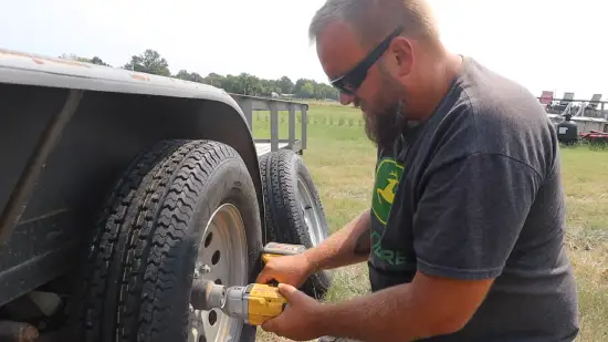 What's the life expectancy of trailer tires