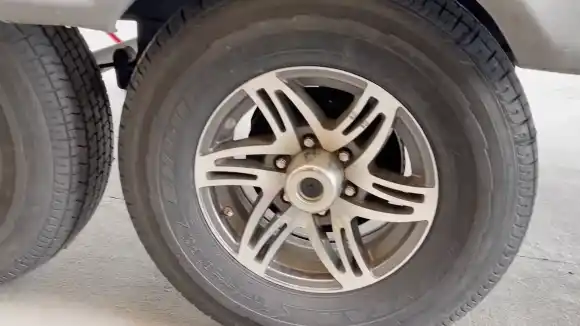 How much weight can a 14-inch trailer tire hold