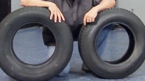 The Differences Between Trailer Tires D vs R