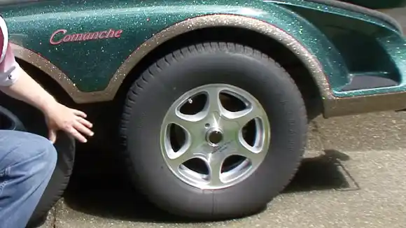 Why Not Drive a Trailer with a Blown Tire