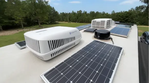 Pros and Cons of Rooftop Solar for RVs